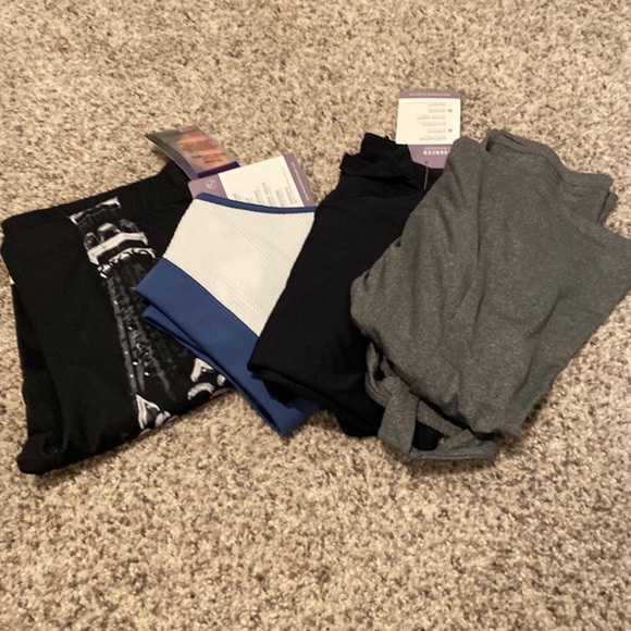NWT - Activewear Lot size medium - Picture 1 of 12